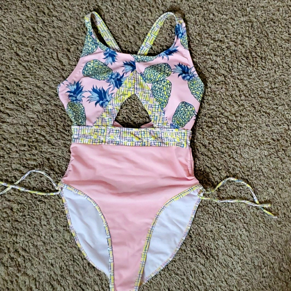GIRLS SWIMWEAR & BATHING SUITS